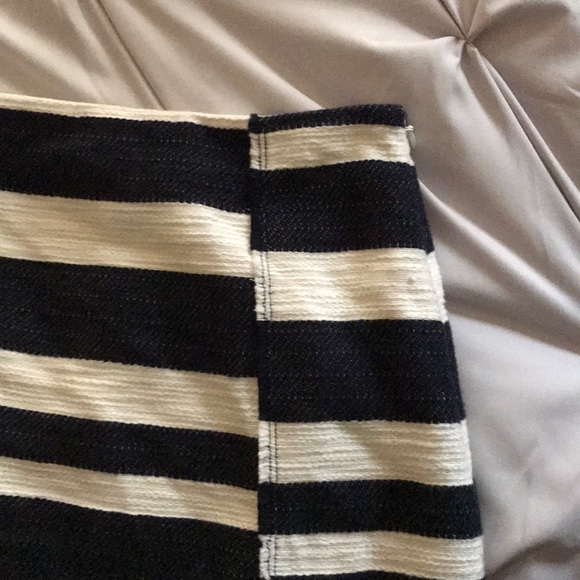 LOFT Midi Skirt Size 0 - Picture 2 of 4